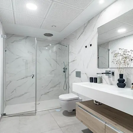 Beautiful 3 Bedroom In Popular La Quinta With Amazing Views Over The Mountains Appartement *