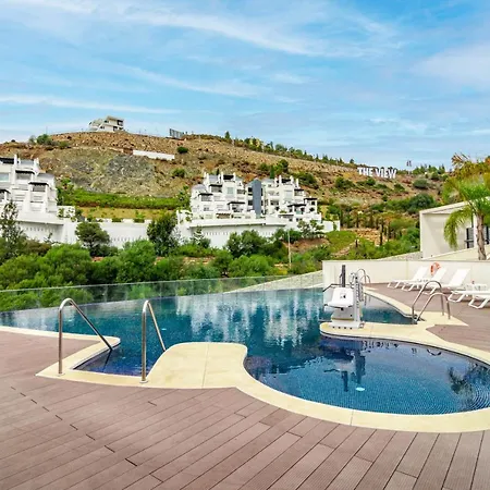 Beautiful 3 Bedroom In Popular La Quinta With Amazing Views Over The Mountains