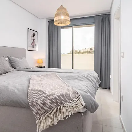 Beautiful 3 Bedroom In Popular La Quinta With Amazing Views Over The Mountains Appartement Benahavís