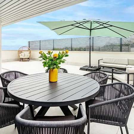 Beautiful 3 Bedroom In Popular La Quinta With Amazing Views Over The Mountains *